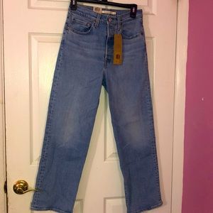 Levi’s Ribcage Jeans